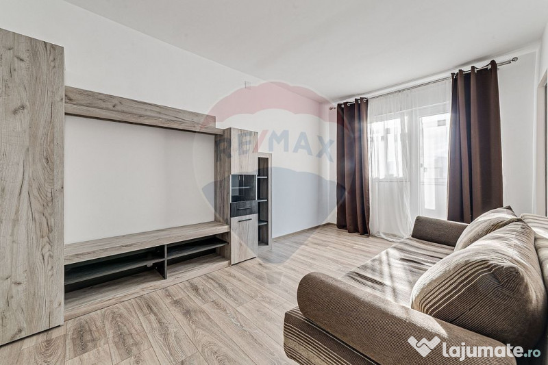 Apartament Cu O Camer Renovat Integral Str Poetului Eur