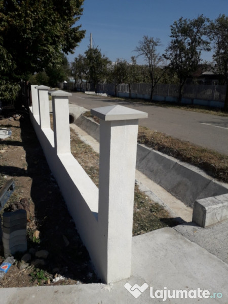 Capace stâlpi beton, gard, 25 lei - Lajumate.ro