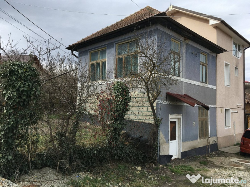 Casa Dezmir, Cluj, aproape de biserica, primarie, 75.000 eur Lajumate.ro