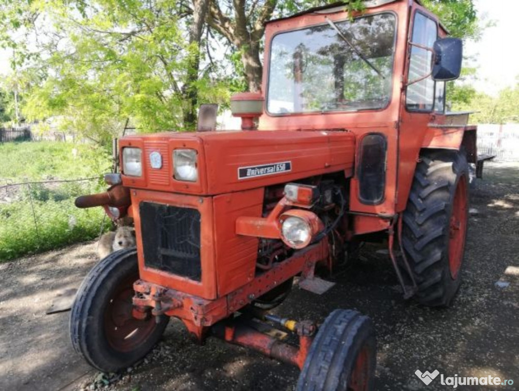 Tractor u650 cu plug