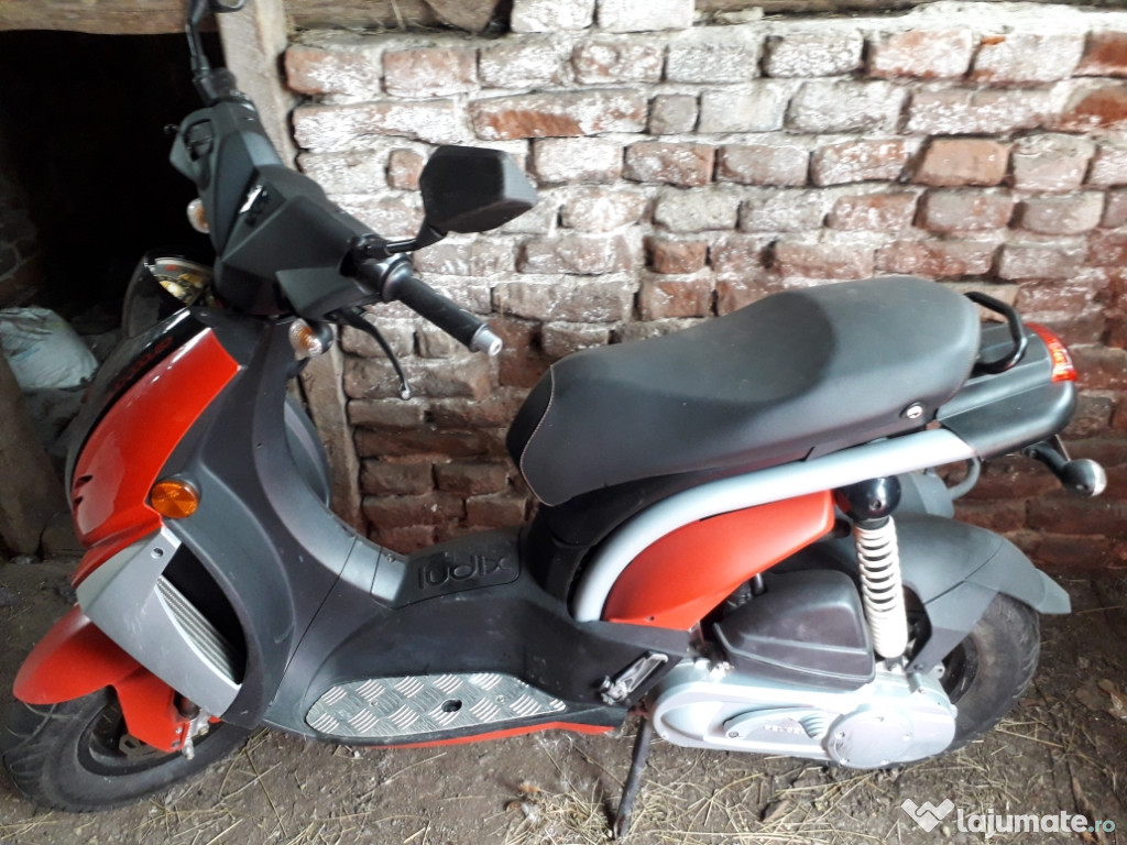 Scuter aprope nou sport de 49