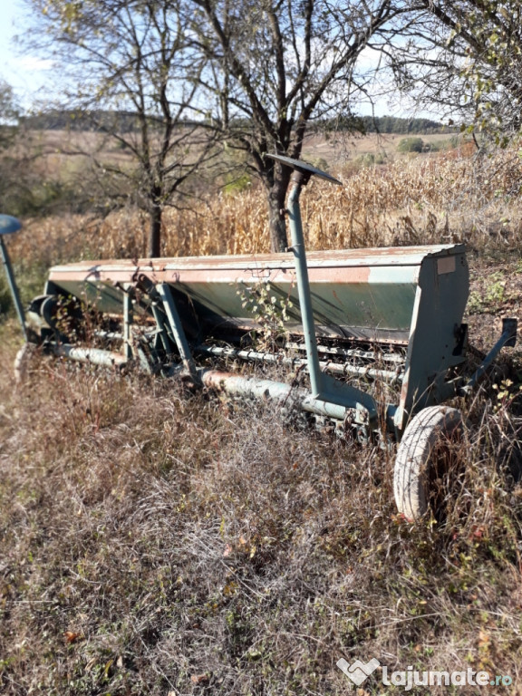 Semănătoare paioase sup 29 met plug disc remorca tractor