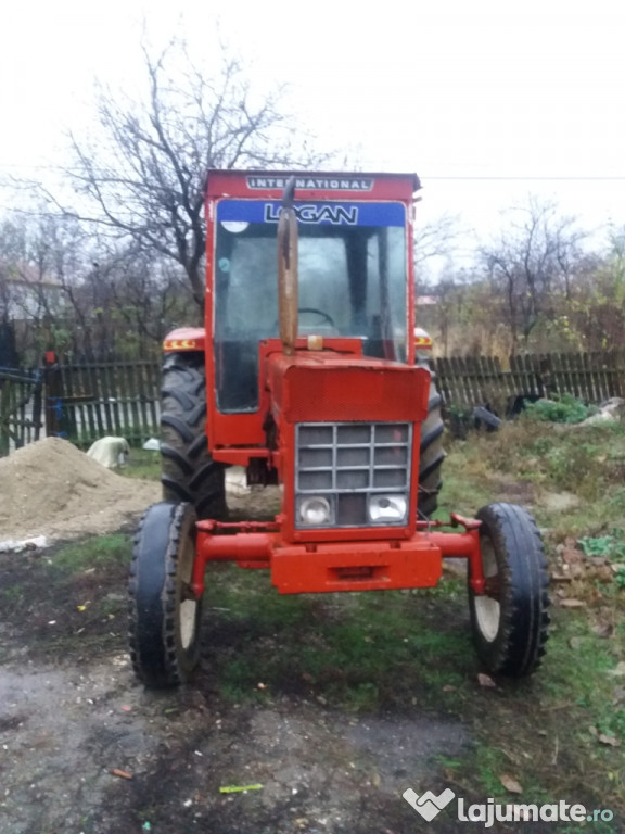 Tractor  cu plug