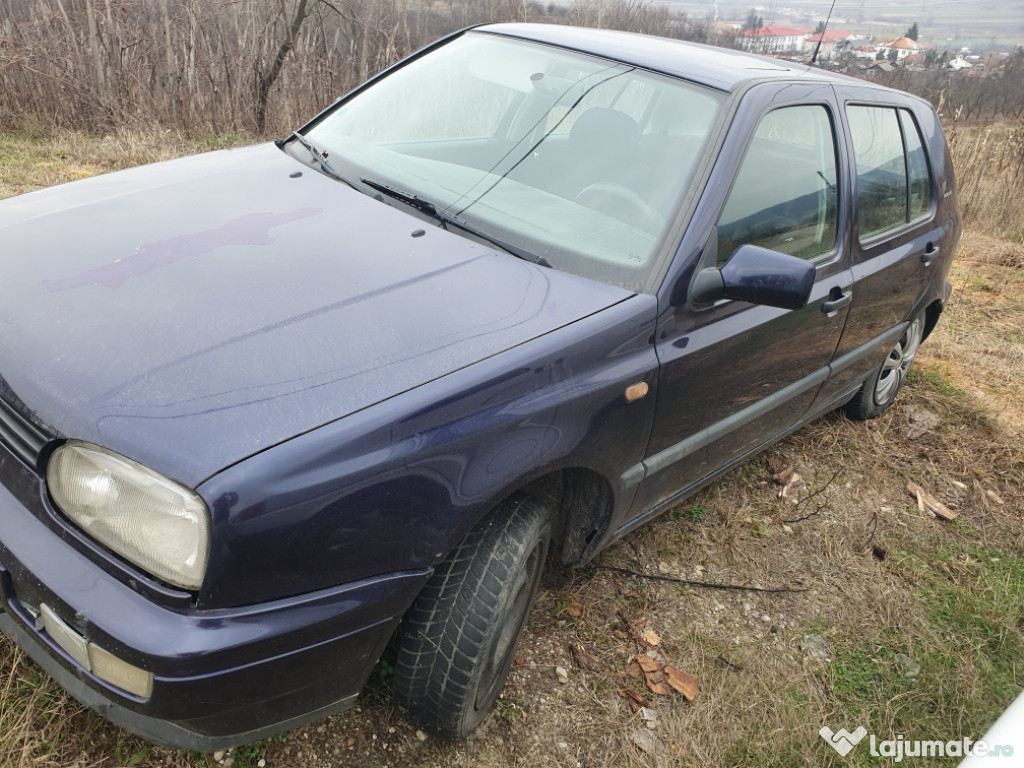 Dezmembrez vw golf 3