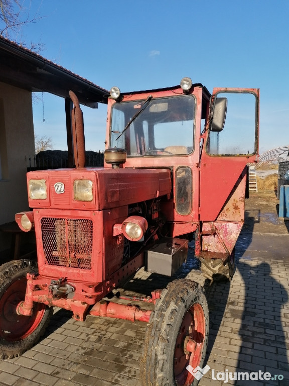 Tractor UTB 650