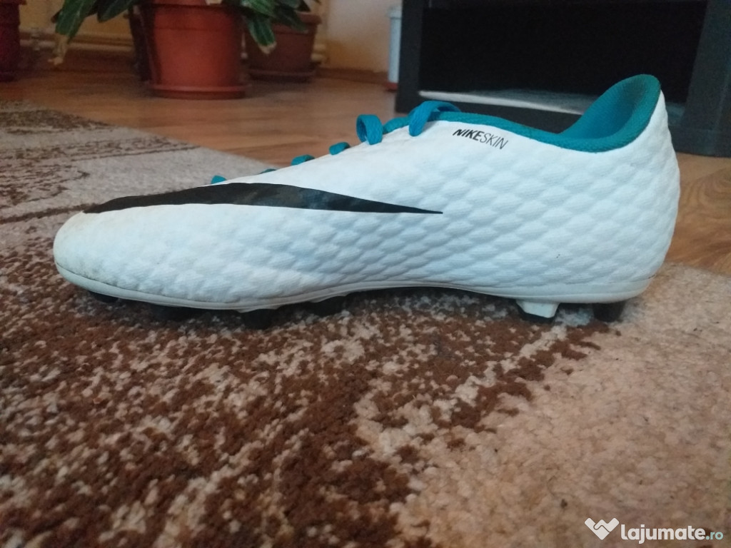 Ghete de fotbal Nike HYPERVENOM