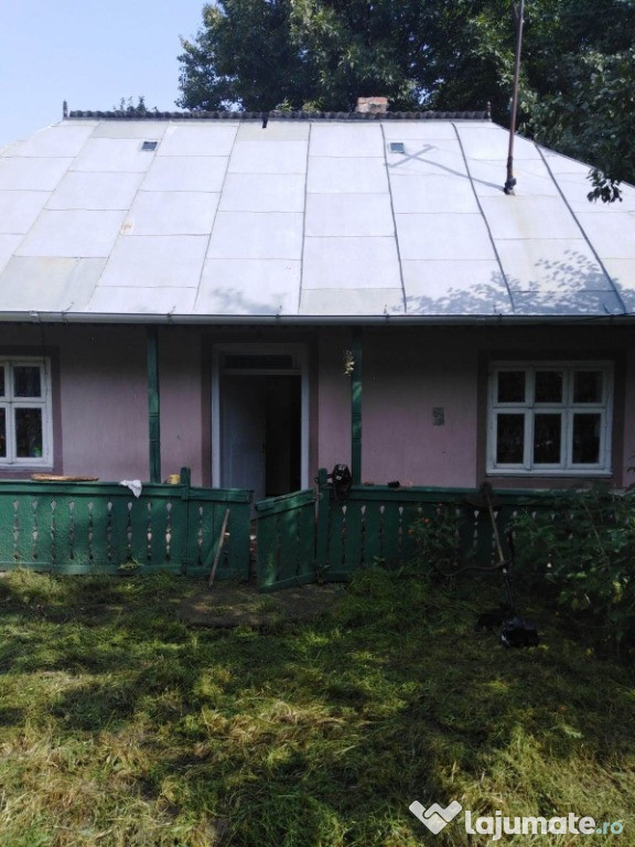 Casa si gradina Central Parhauti