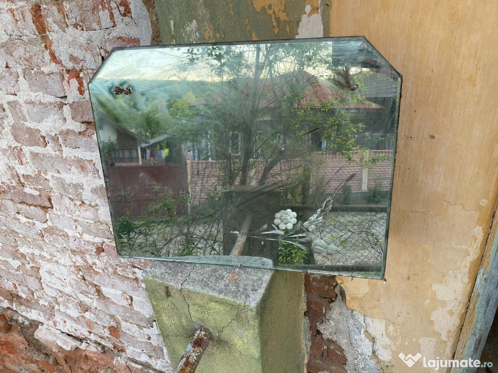 Oglinda vintage veche cu patina originala 44x35 cm