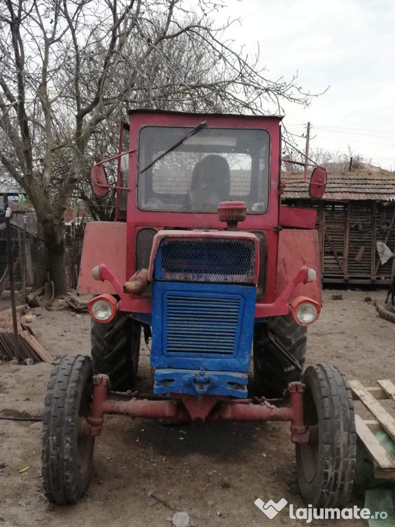 Tractor universal 650