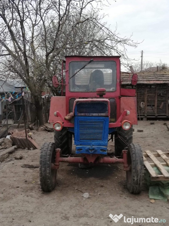 Tractor universal 650