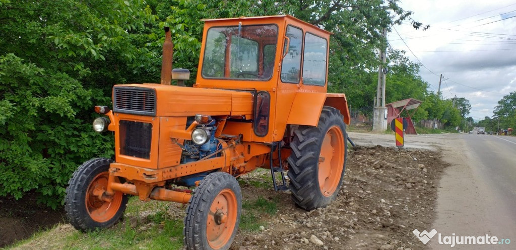 Tractor utb650