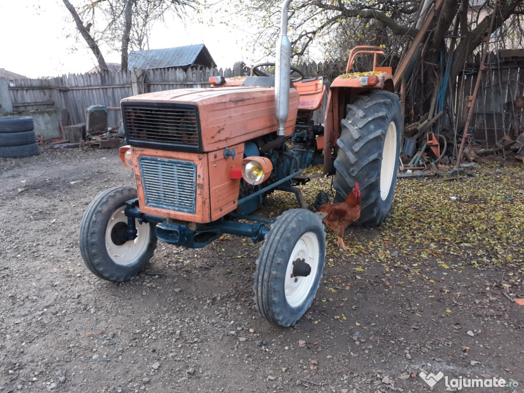 Tractor Universal 445