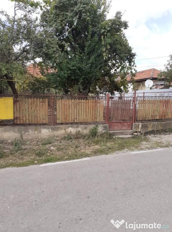 Casa în sat Plescoi, Buzau, com. Berca