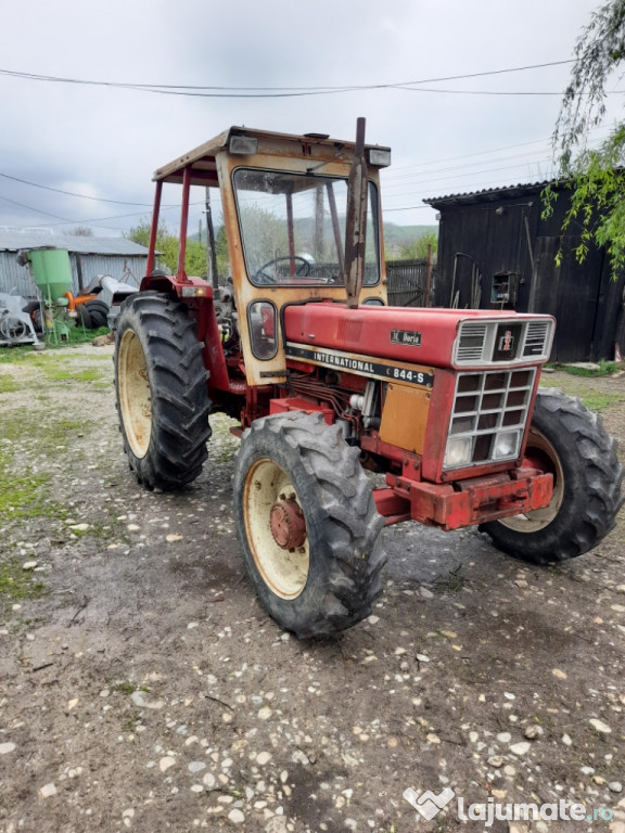 Tractor international 844 dtc