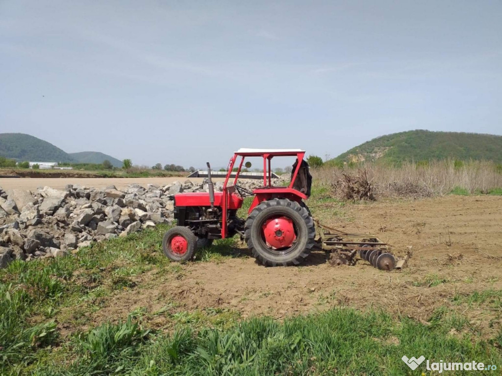 Tractor massey ferguson 130