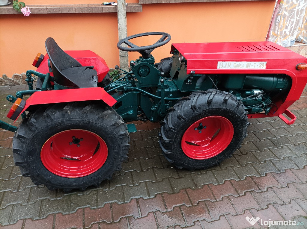 Tractor BJR 4x4 Articulat