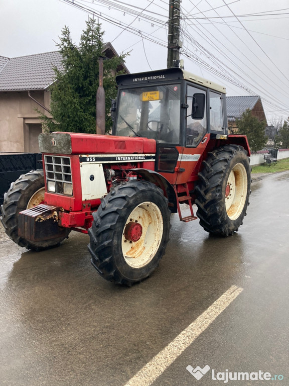 Tractor internațional 955.