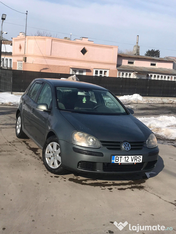 Vând Golf 5