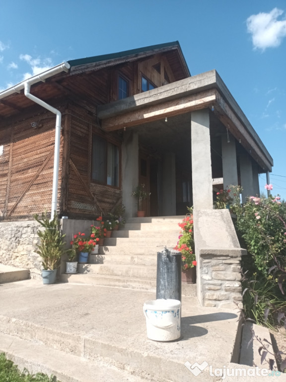 Casa de vanzare Chiojdu Buzău