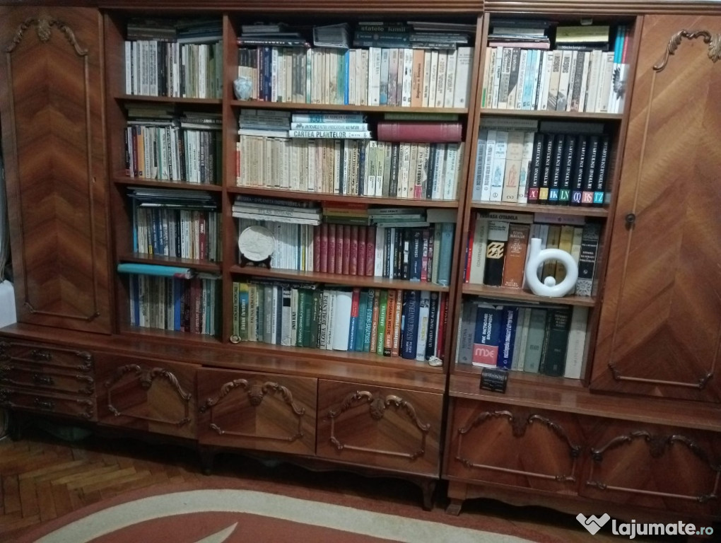Mobila de biblioteca din lemn masiv de nuc