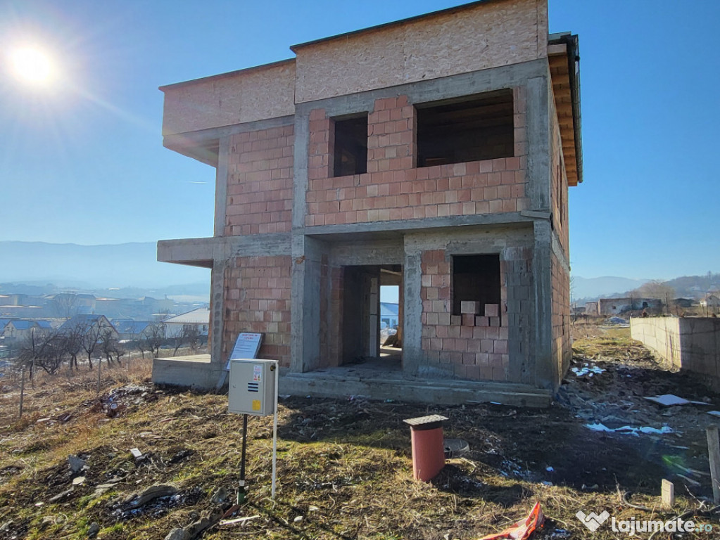 Casa individuala la rosu 430 mp teren in Cisnadie Sibiu