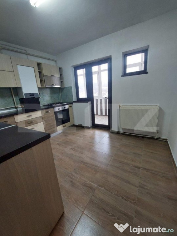 Apartament 3 camere,80 mp ,Moreni