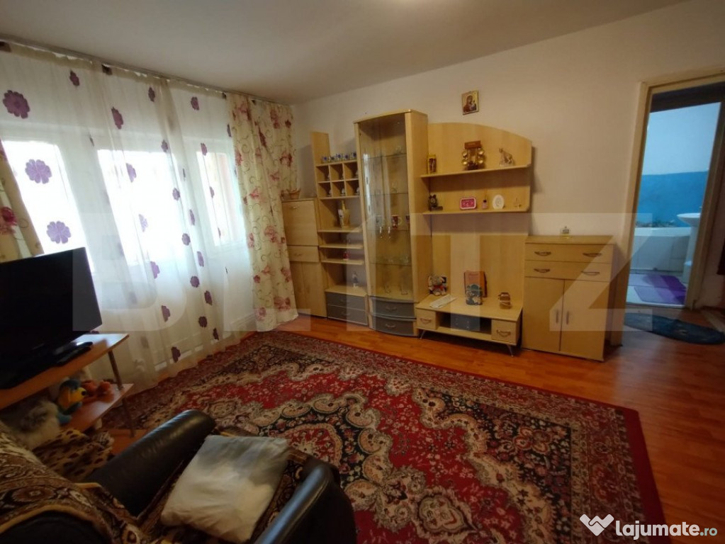 Apartament 3 camere,61 mp , zona Beclean