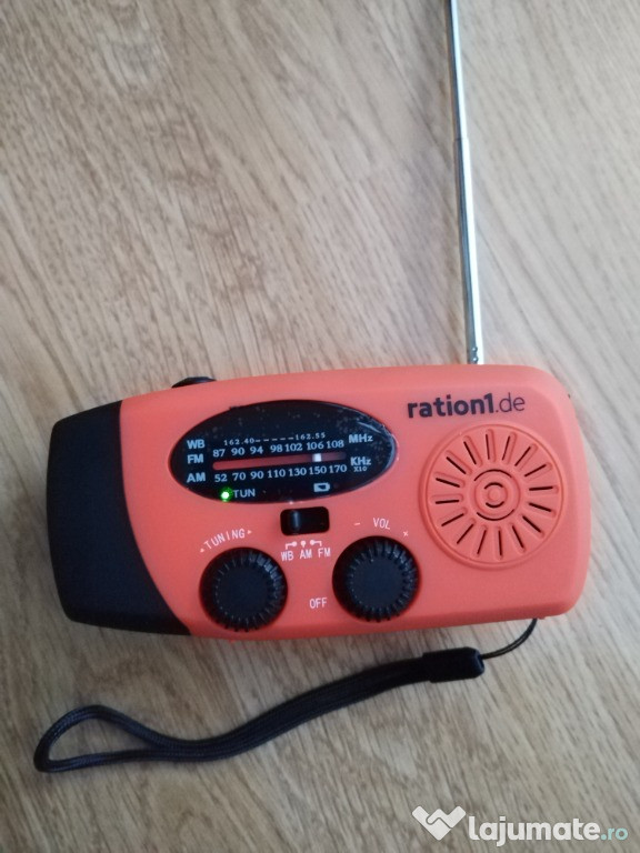 Radio AM FM lanterna, incarcare solara dinam USB