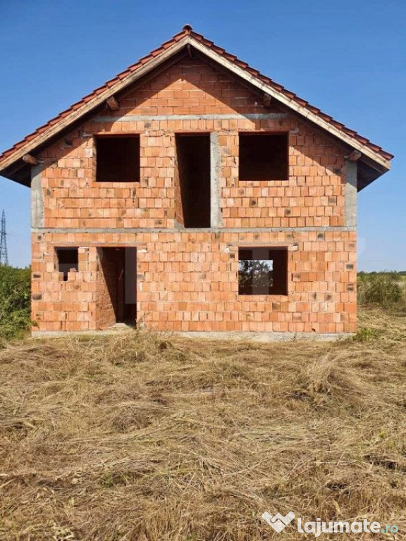 Casa de vanzare / zona Lazuri / in apropriere de centura Sat