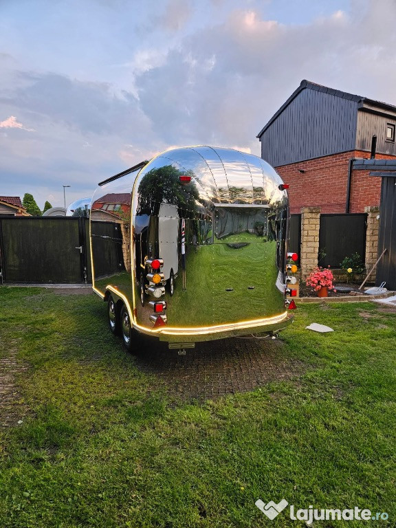 Rulota Airstream food truck