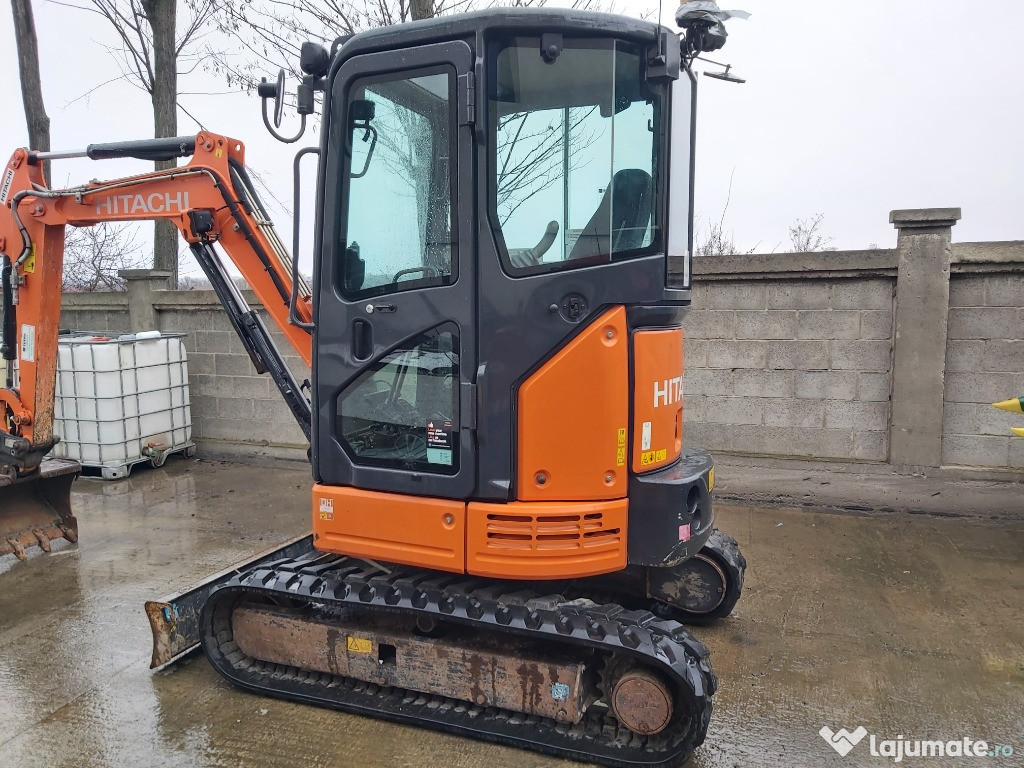 Miniexcavator hitachi 2.7 t
