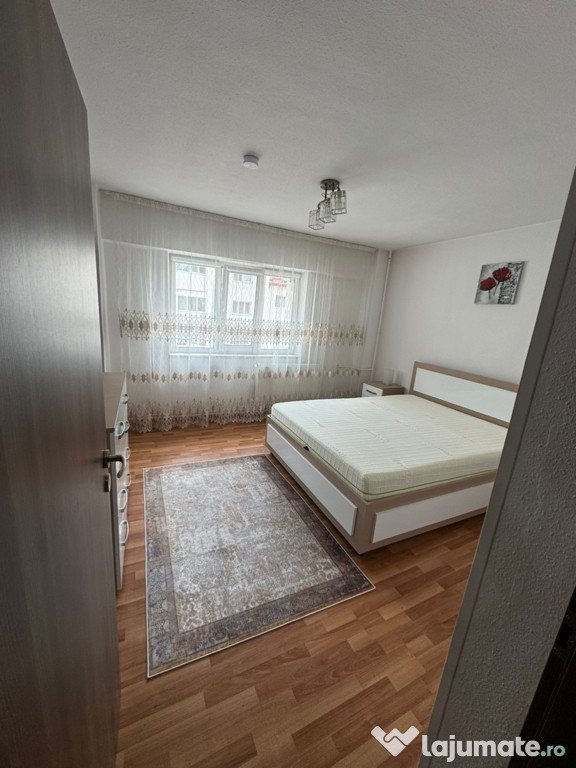 Apartament 3 camere de vanzare Calimanesti