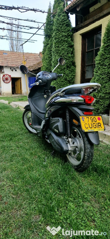 Scuter Piaggio 2020