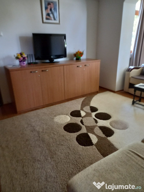 Inchiriere apartament 2 camere Neptun Mangalia, centrala proprie