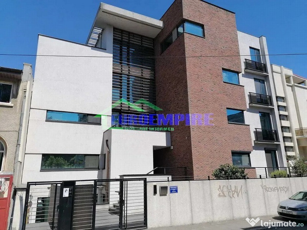 Apartament 3 camere de inchiriat zona Piata Ovidiu , BLOC NOU