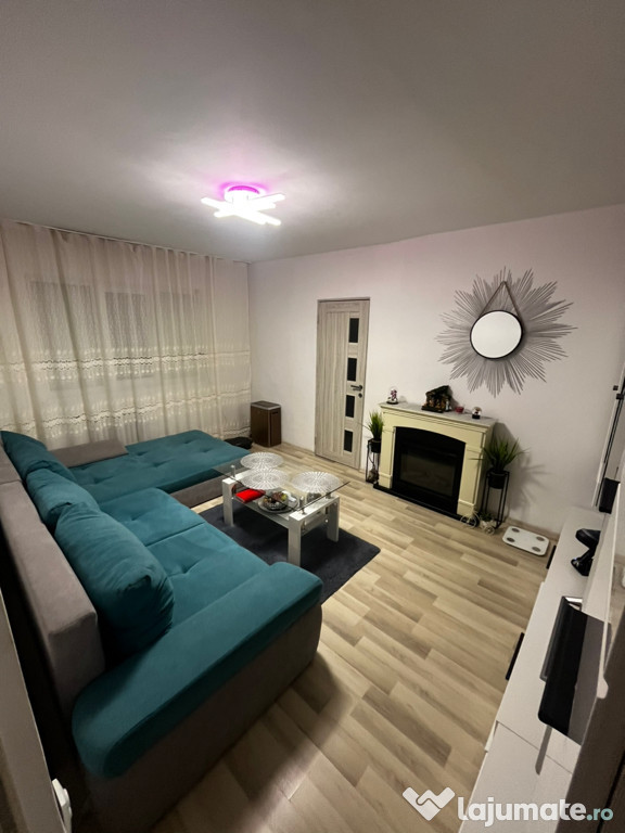 Vând apartament 2 Camere, Parter Înalt, zona Rogerius