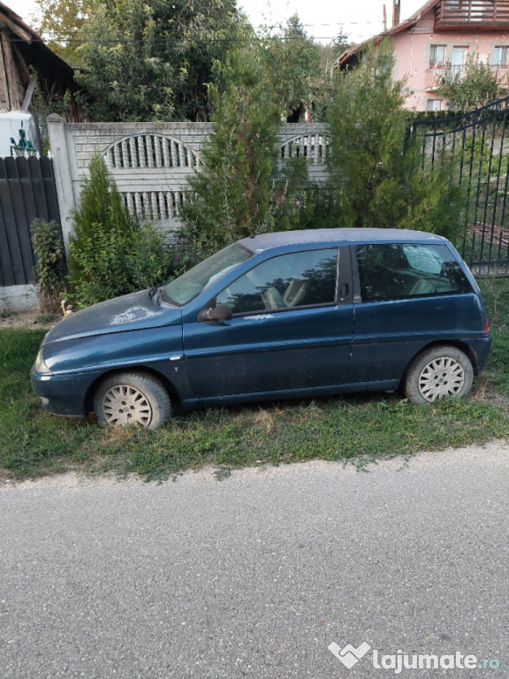 Lancia Ypsilon 2002 pentru dezmembrare