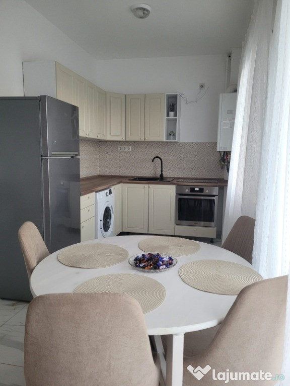 Apartment superb, 2 camere si parcare subterana zona centrala Floresti