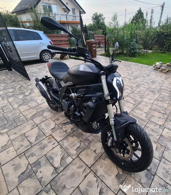 Motocicleta Benelli 502c 7300 km.2019.48 cp.se încadrează pentru A2.