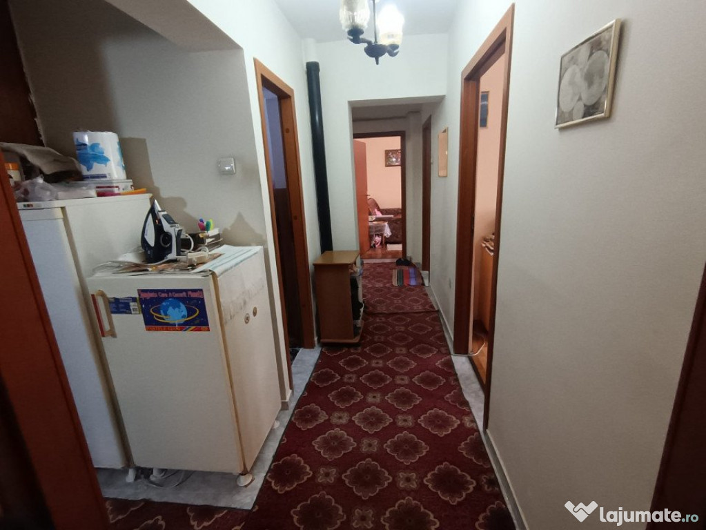 APARTAMENT 3 CAMERE, DECOMANDAT, TATARASI SUD, BLOC DIN 1982