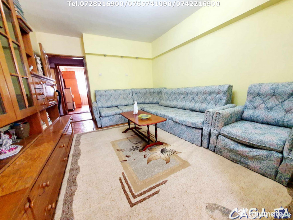 Închiriere apartament 3 camere , Strada Victoriei (Central)