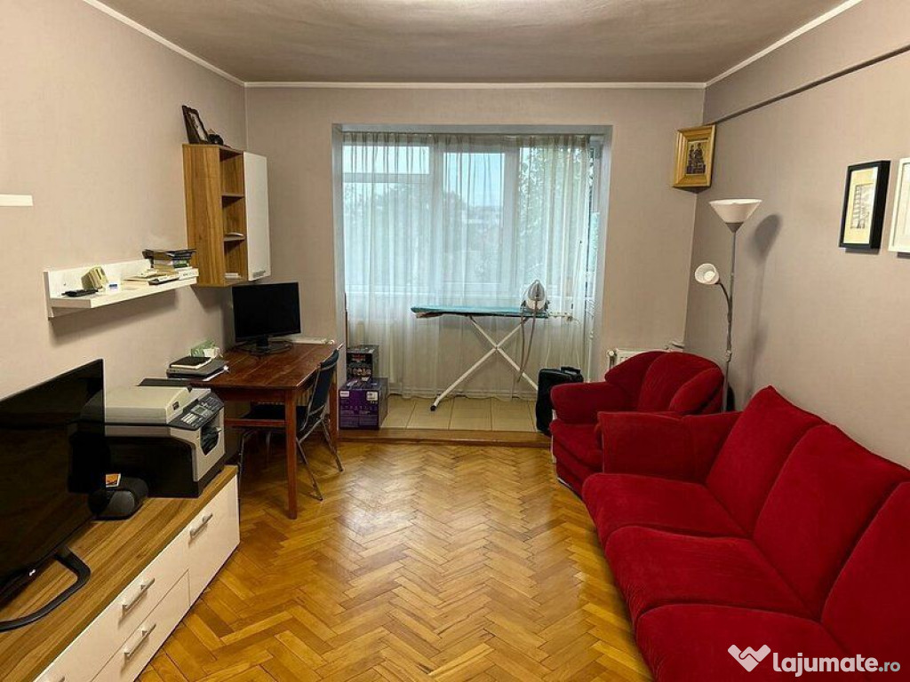 Apartament cu 3 camere - Piata Centrala