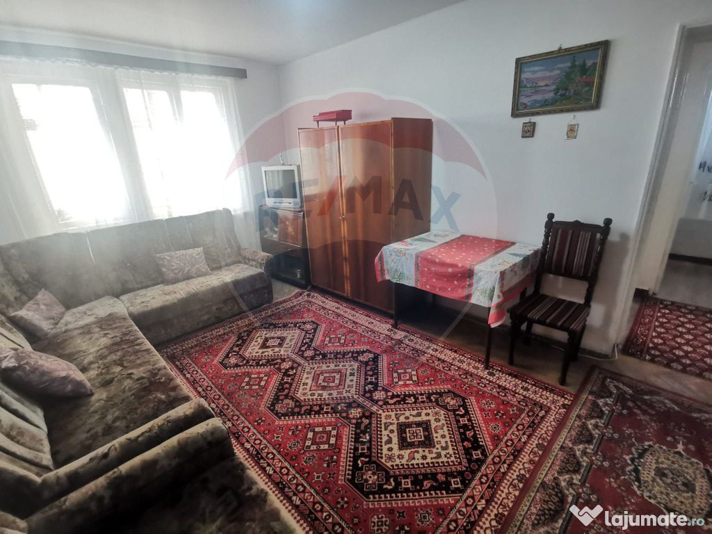 Apartament cu 2 camere de închiriat în zona Central