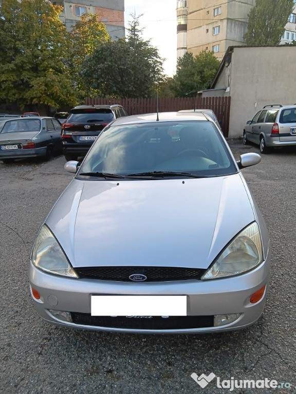 Ford Focus 1.6 benzina - carlig remorca - cauciucuri All Season