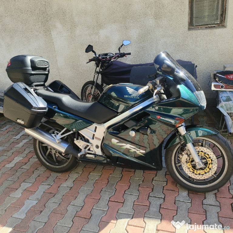 Honda vfr 750 f sport touring