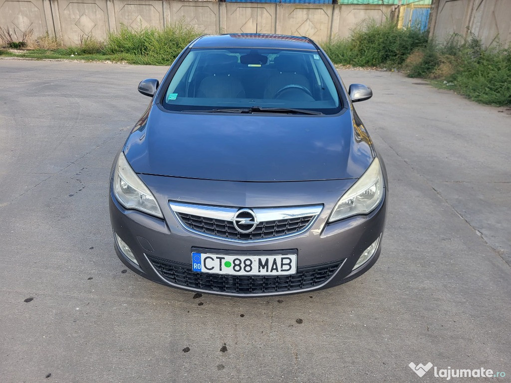 Opel Astra J, an 2010, Diesel