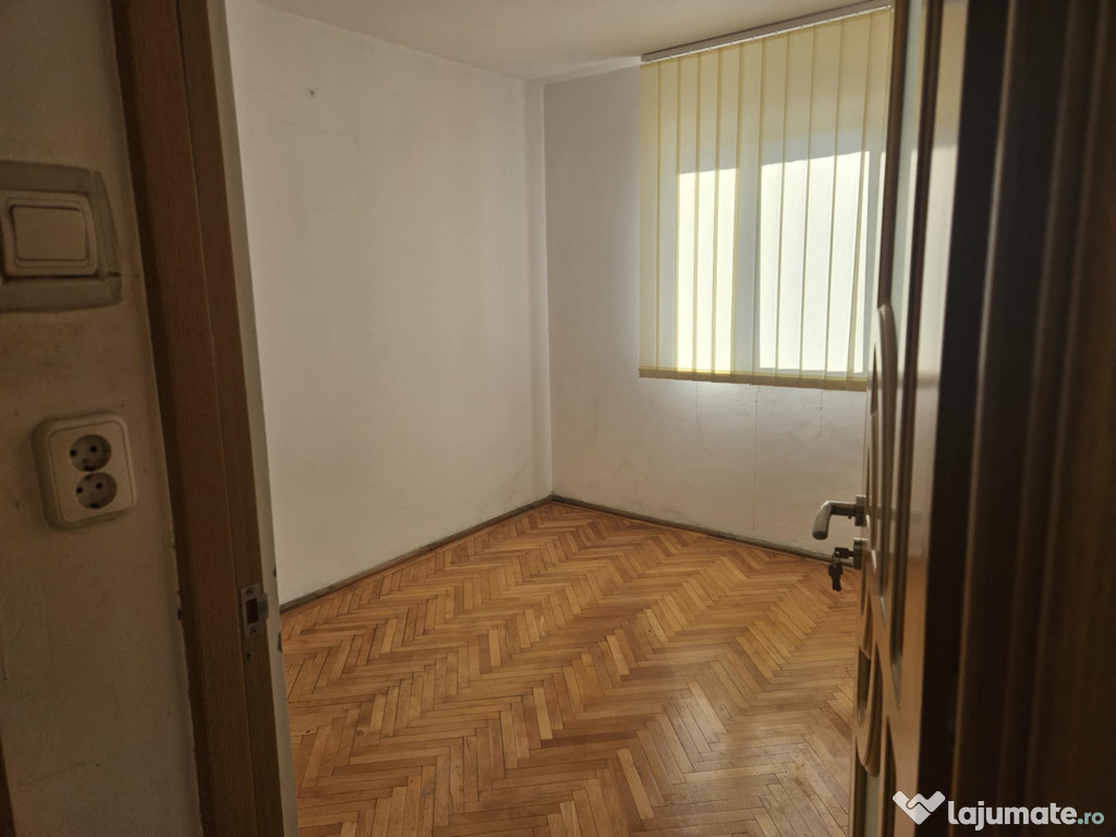 Apartament de 3 camere zona ASTRA,Str Zorilor,