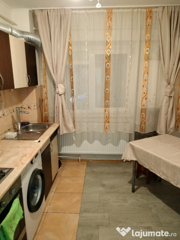 Închiriez apartament 2 camere