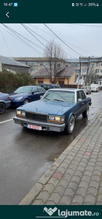 Cadillac Seville an 1977 , vehicul istoric