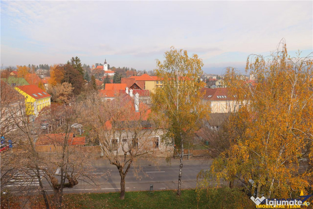 Oportunitate in centrul orasului Sfantu Gheorghe! Decomandat